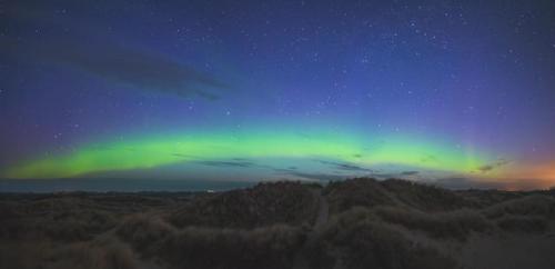 photos-of-space - [OC] Accidental panorama of Aurora Borealis...