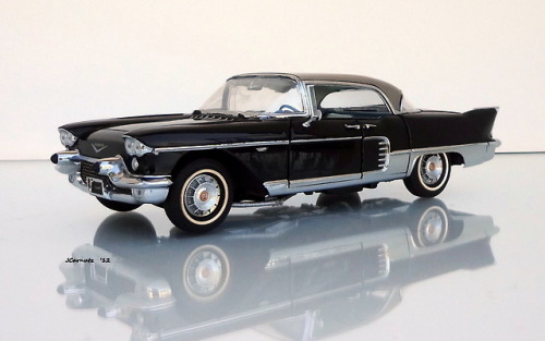 1957 Cadillac Eldorado Brougham 4dr HardtopA 1 - 24 scale model...