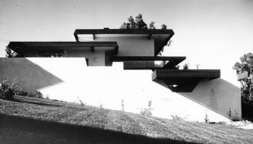 germanpostwarmodern - Dingle House (1965) in the Canberra suburb...