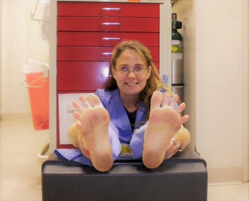 jennsummers50 - jennsummers50 - Real Nurse, RJ, sucks her toes...