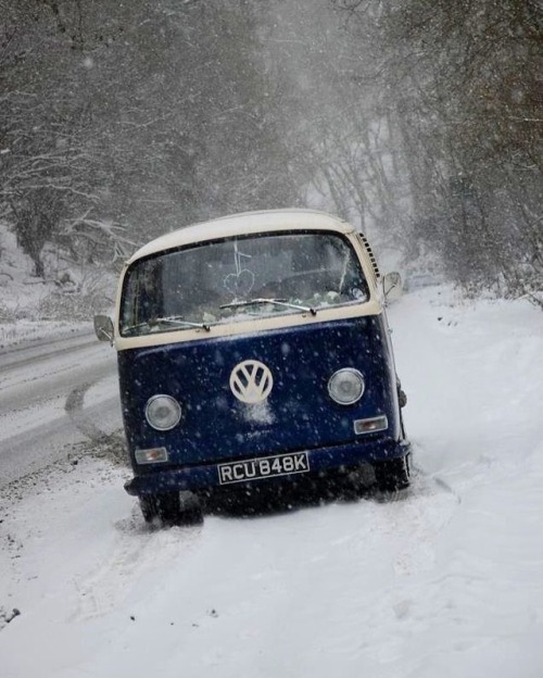 vwbusfanpage - Winter days’ #vw #volkswagen #vwbus