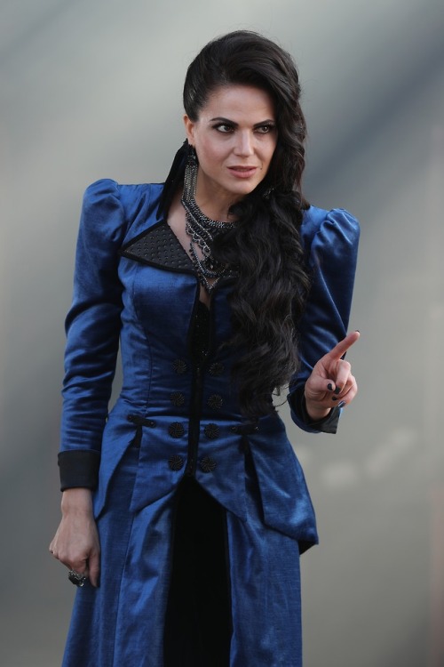onceuponahappytime - onceuponafunko - The Evil Queen in Blue...
