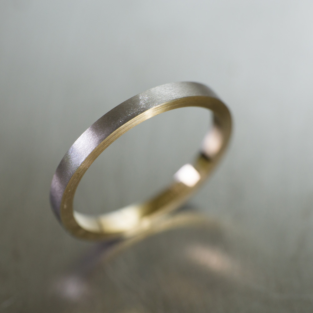 オーダーメイドのマリッジリング　プラチナ、ゴールド　角度３　屋久島でつくる結婚指輪