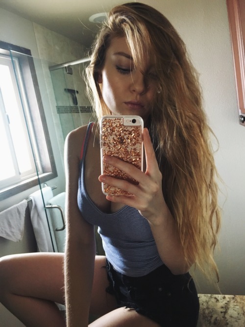 youveforgottenme98 - Beachy hairA beautiful naked body is a...