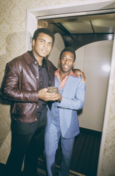 greatsofthegame - Pelé and Muhammad Ali 1977Two of the greatest...