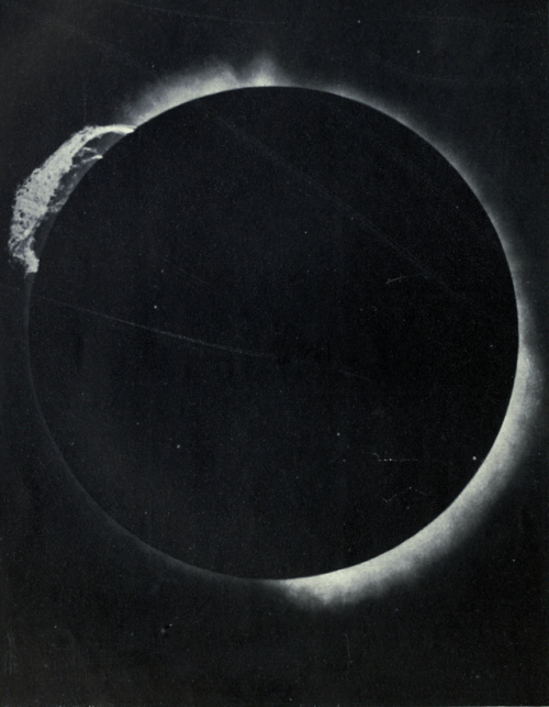 hauntedbystorytelling:“Total solar eclipse (photographed) by...