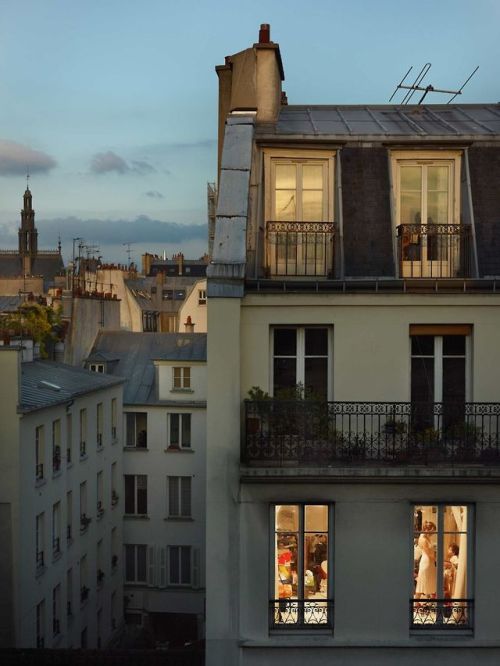 oasischilde:Gail Albert Halaban: Paris Views, courtesy of...