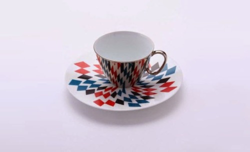 asylum-art - Mirror Teacups Reflect Colorful Patterns From The...