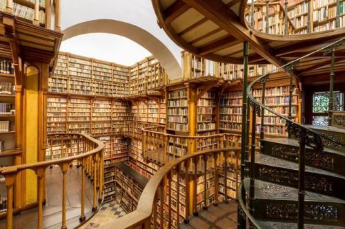 steampunktendencies: The abbey’s library of Maria Laach