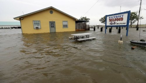 thequeenbitchmnm - The realness of hurricane Harvey. Stay strong...
