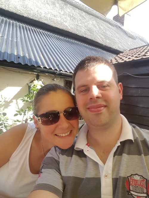 craig-diane:Relaxing on a day off togetherLove to to meet up...