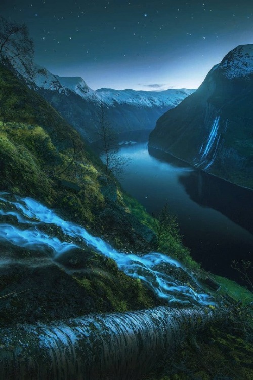 maureen2musings:The last twilight - above the Geirangerfjord...