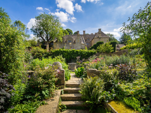 outdoormagic - Step Into the Garden - Snowshill Manor, Cotswolds...