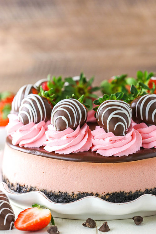foodffs - CHOCOLATE COVERED STRAWBERRY CHEESECAKEFollow for...