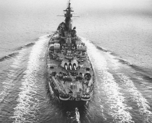 warhistoryonline - US battleship Alabama underway in Puget Sound,...
