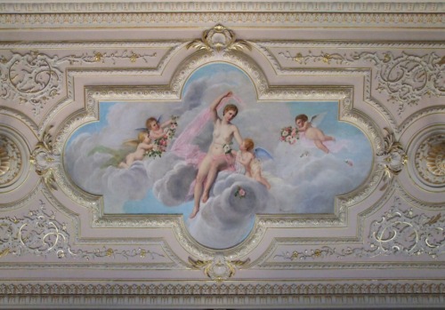 day-and-moonlightdreaming - Beautiful ceiling in pastel and gold...