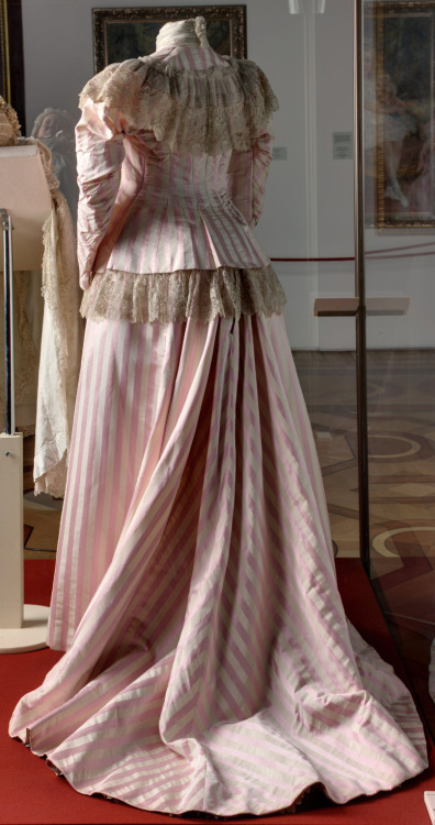 teatimeatwinterpalace - Maternity dress belonging to Empress...