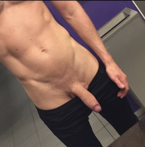 garm77sex - My Norwegian cock at the gym