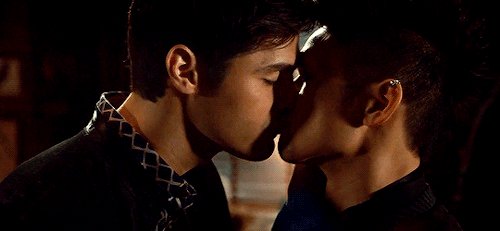 dimshums - #just the way that magnus slides his hand over alec’s...