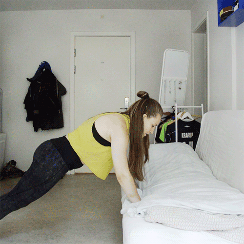 annesmiless - HIIT HOTEL ROOM WORKOUTYou ready to get sweaty?...