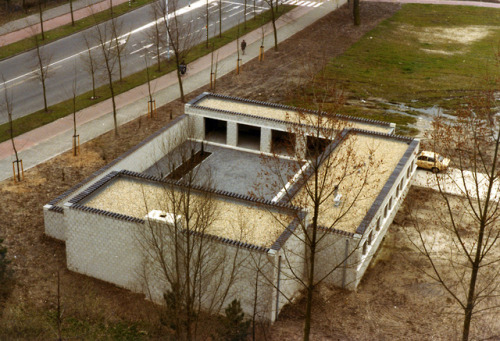 germanpostwarmodern - Huis Naalden (1978-82) in Best, the...