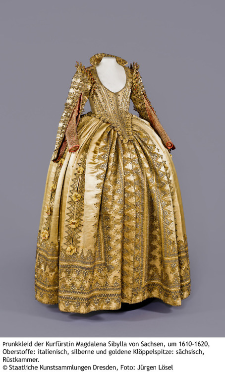 history-of-fashion:ab. 1610-1620 Ceremonial dress belonged...
