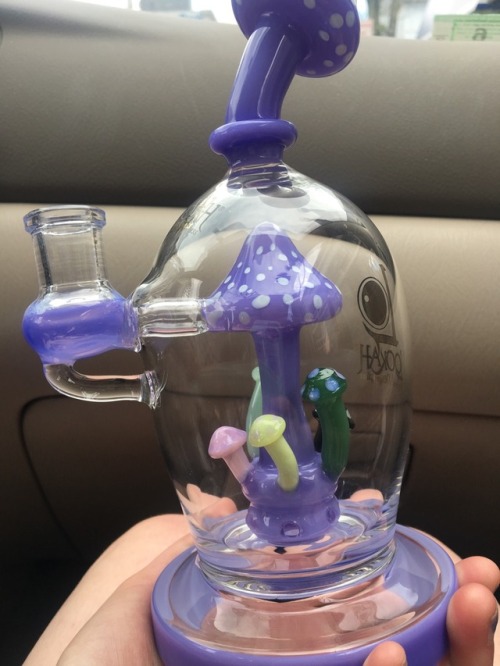 stonedscorpio2bh - Daddy bought me a new Lookah bong!!!! 