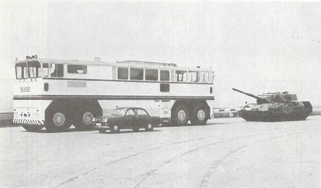 Самоходная динамометрическая станция Lauster MF60 по сравнению с танком «Leopard» и автомобилем.