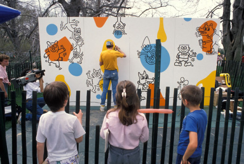 tomakeyounervous - Easter at the White House (1988)Keith Haring...