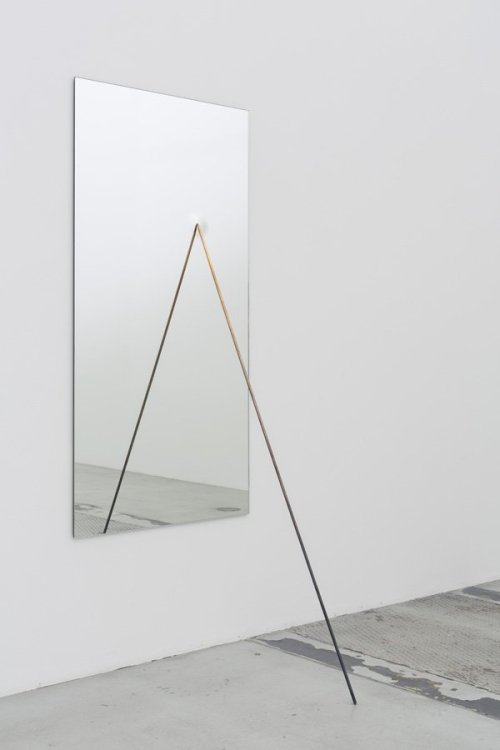 dromik:ALICJA KWADEUntitled (2014)Mirror, bronze209 x 80 x 80...