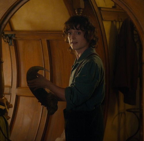 anigrrrl2 - johnlockedness - Bilbo owns a claw of Smaug.BILBO...