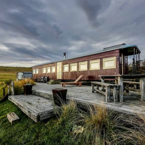 utwo: Old Railway Carriage © living big in a tiny house 