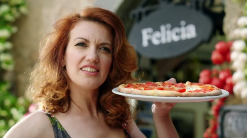 tharook - lofispirit - thingstoshowdan - I’m in Poland and they keep showing this pizza advert and..
