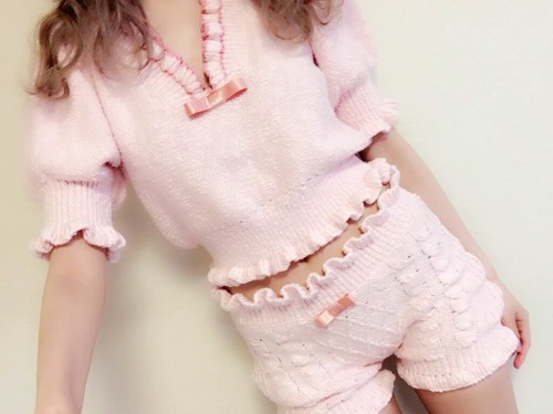 poutypaws:xoxsaramari:Risa and Chouchouomg such a cute outfit...