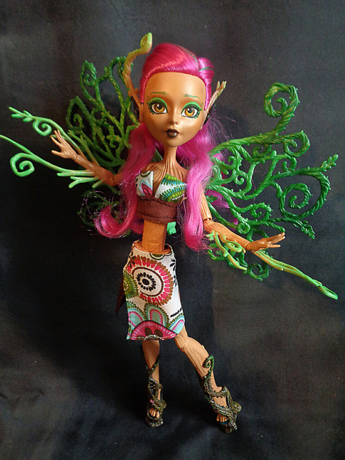 strangesdollcollection - my repainted Trees in the full outfit I...