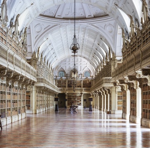 culturenlifestyle - Photographs of Beautiful Libraries Around...