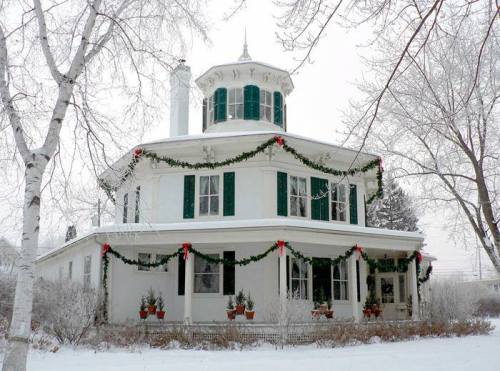 steampunktendencies - Snowy Victorian Houses (Part 2) (Part...