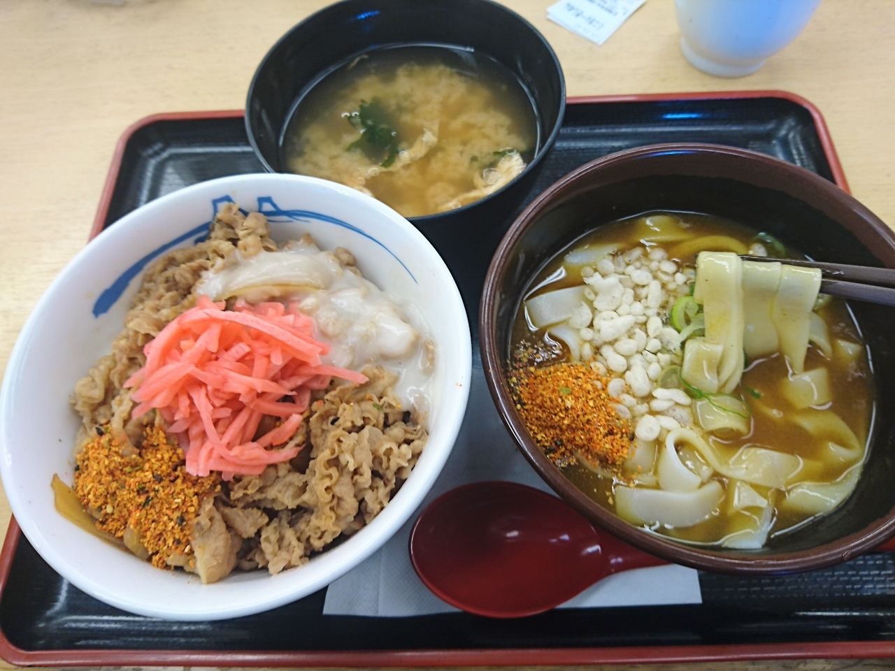 Стандартный обед, в Канаяма Мацуя, Нагоя.