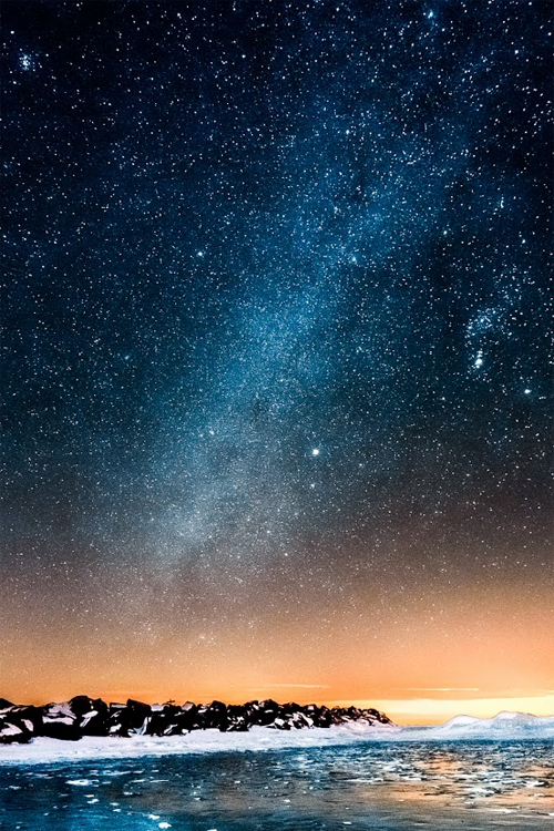 plasmatics-life:Milky Way Over Frozen Lake Erie