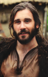 Clive Standen Tumblr_nbwxqk4HFe1tyhl08o2_250