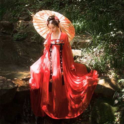 hanfugallery:Traditional Chinese hanfu by 燕语花事