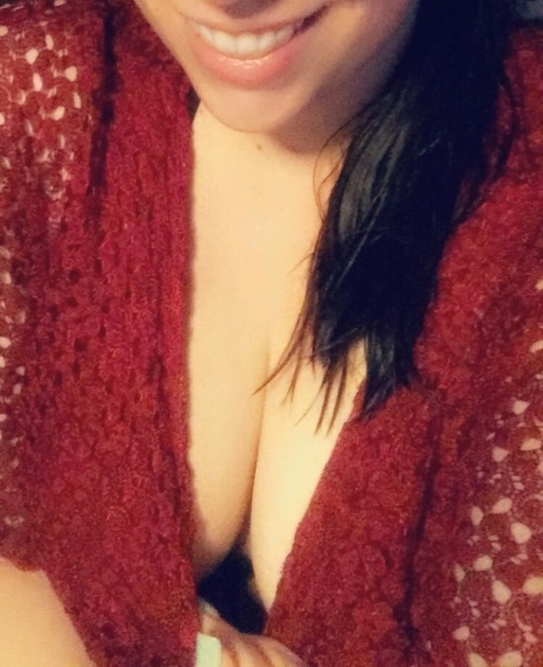 hislittlewhore88 - Few pics before workGreat smile and tits 