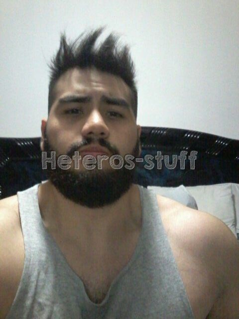 heteros-stuff - Hetero barbas, 25 años.