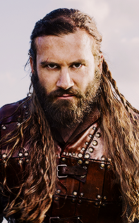 Clive Standen Tumblr_o5jmweptMM1tyhl08o5_250