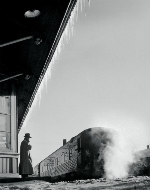 birdsong217 - Sam Abell My father at the train station,...