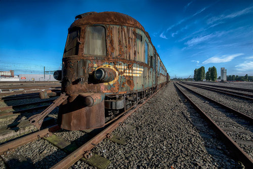 hotrodzandpinups - boredpanda - Abandoned Orient Express Train...