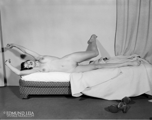 thejigglejoint - Photography Edmund Leja 1950Model - Lovie Harris