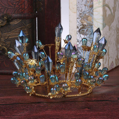 sosuperawesome - Crowns by Tamar Moseri on EtsySee our ‘crowns’...