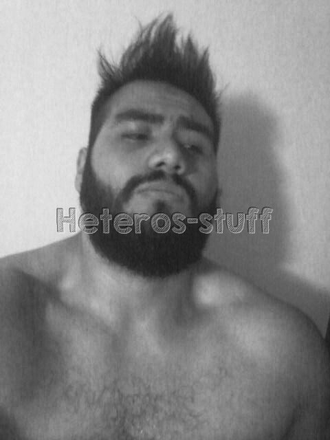 heteros-stuff - Hetero barbas, 25 años.