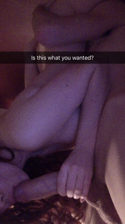 yourgfisaslut - Snapchat’s like these while my girlfriend goes to...
